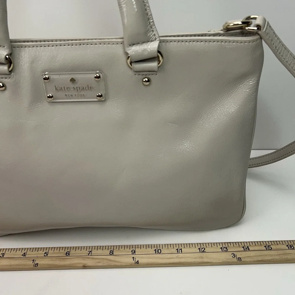 KATE SPADE New York Wellesley‎ Tote Satchel Taupe Patent Leather Shoulder Purse